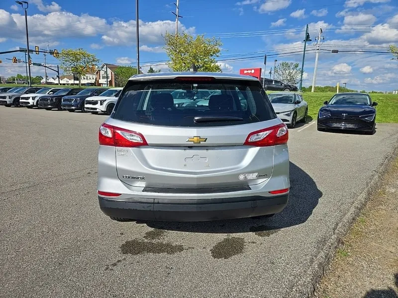 2020 Chevrolet Equinox LS AWD, photo 4