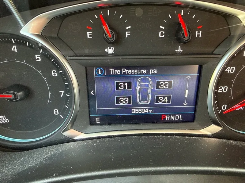 2024 Chevrolet Equinox LT, photo 2