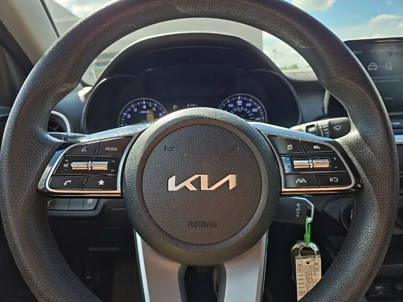2023 Kia Forte LXS, photo 12