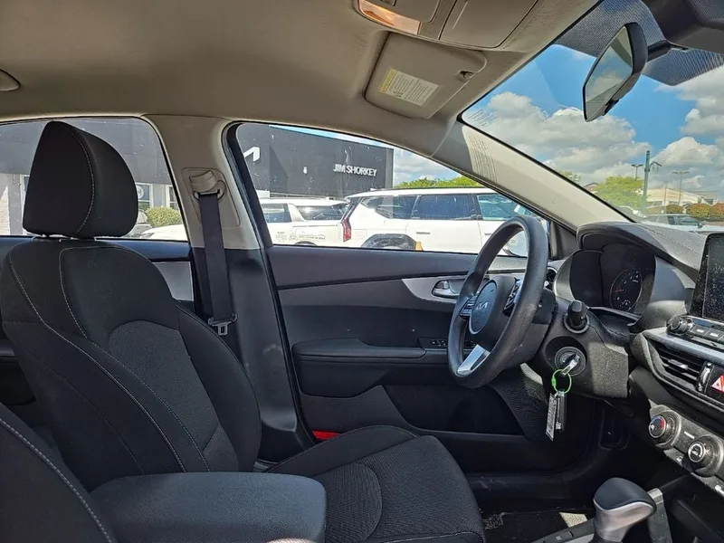 2023 Kia Forte LXS, photo 30