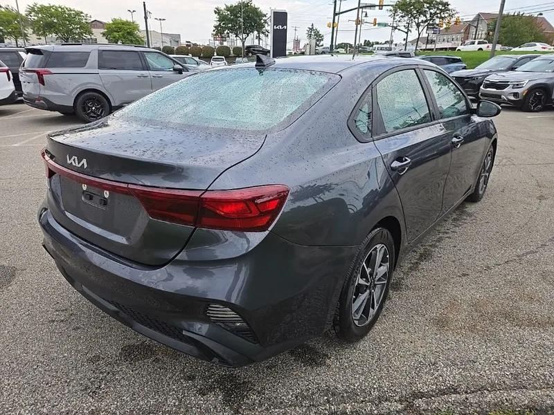 2023 Kia Forte LXS, photo 3