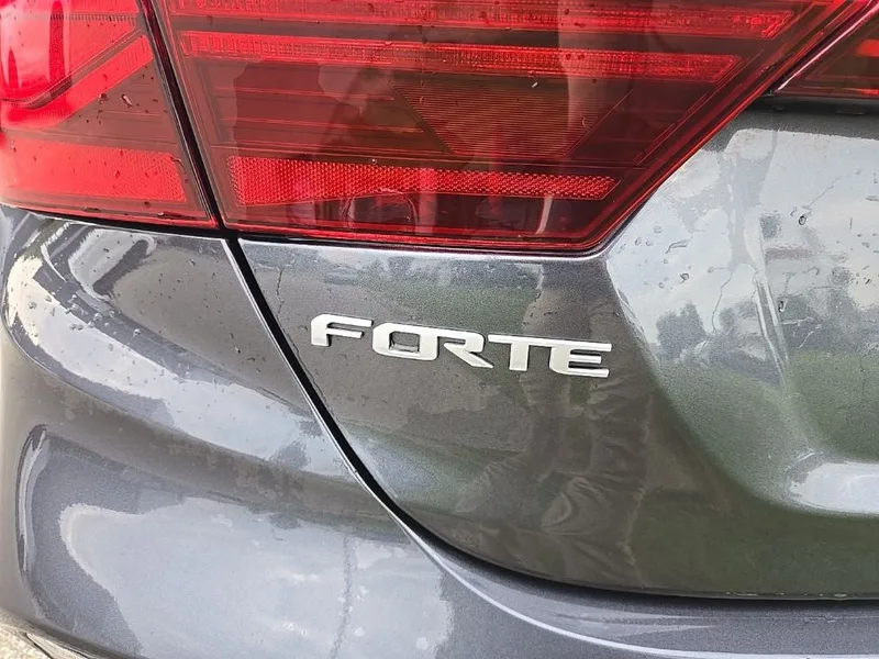 2023 Kia Forte LXS, photo 5