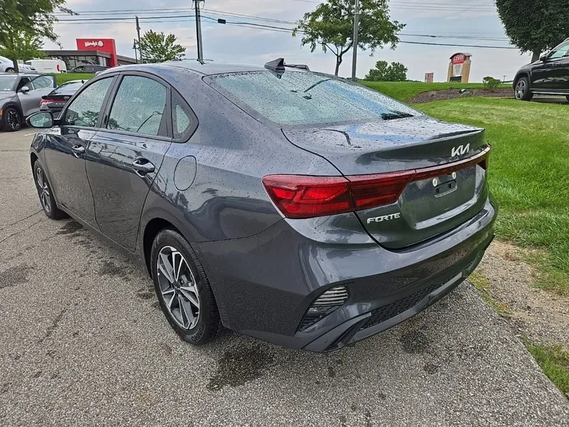 2023 Kia Forte LXS, photo 6