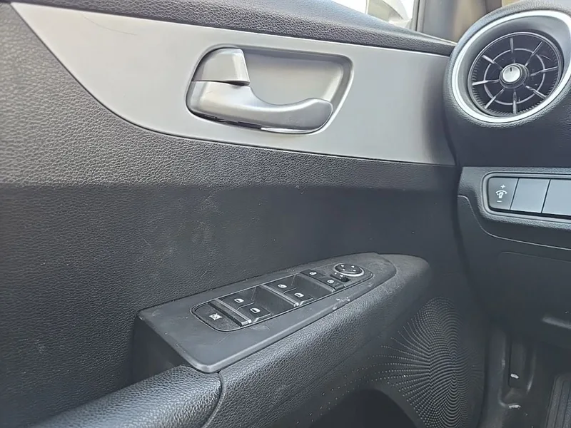 2023 Kia Forte LXS, photo 18