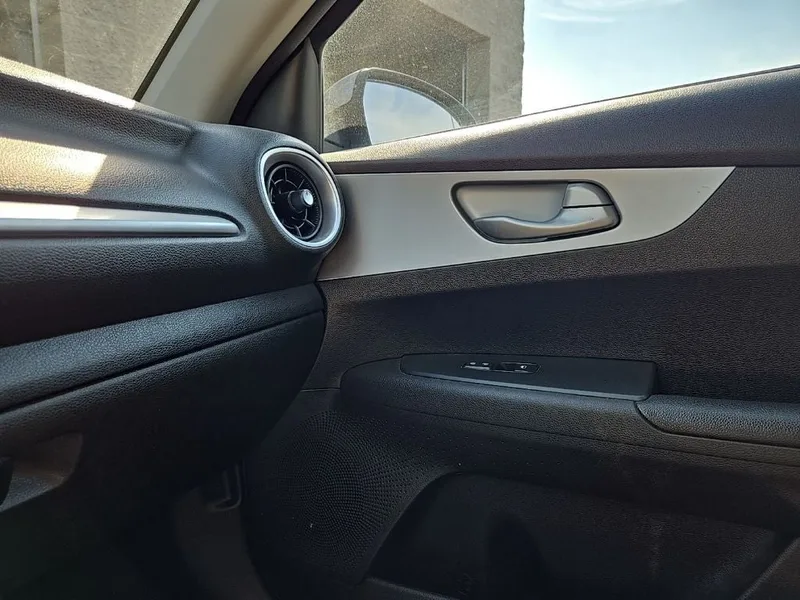2023 Kia Forte LXS, photo 23