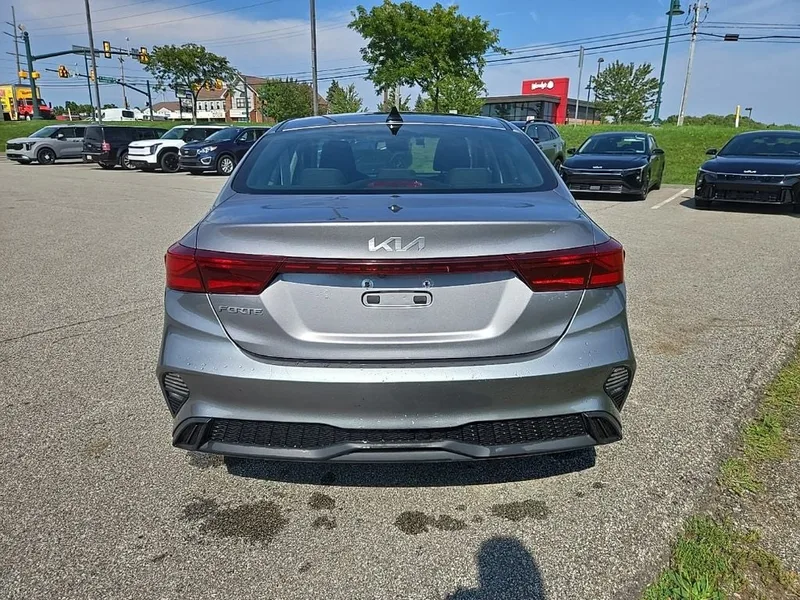 2023 Kia Forte LXS, photo 4