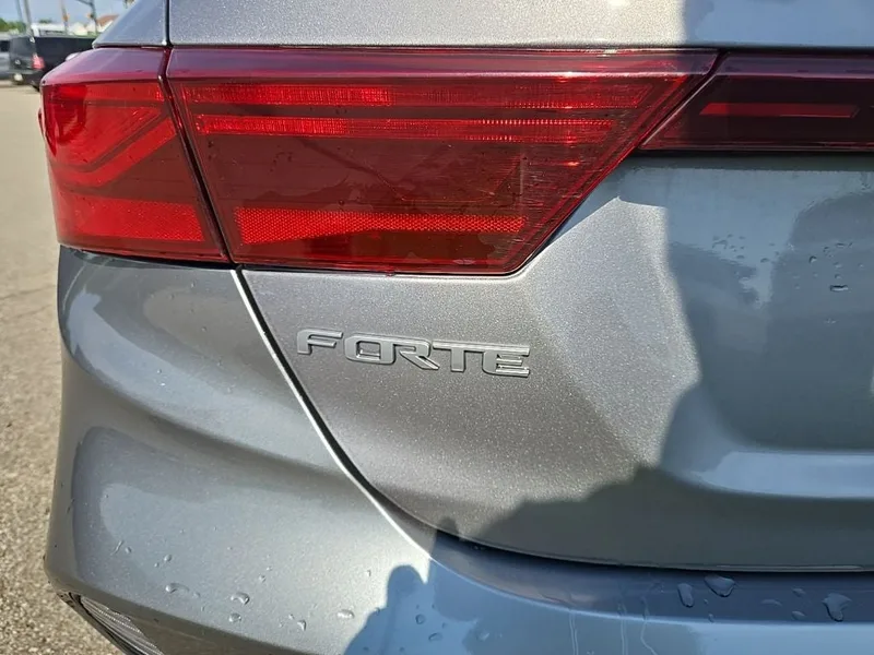 2023 Kia Forte LXS, photo 5