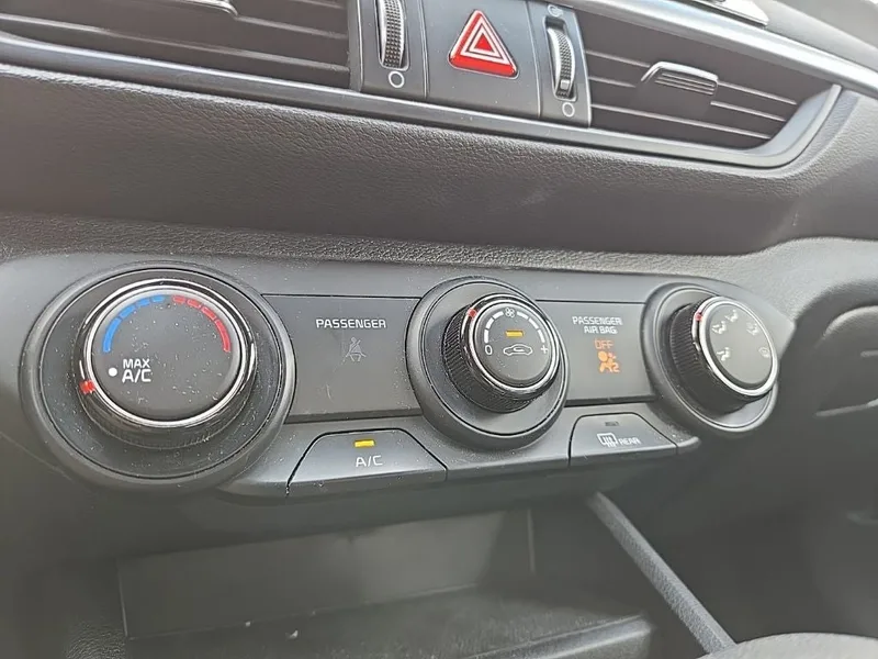 2023 Kia Forte LXS, photo 22
