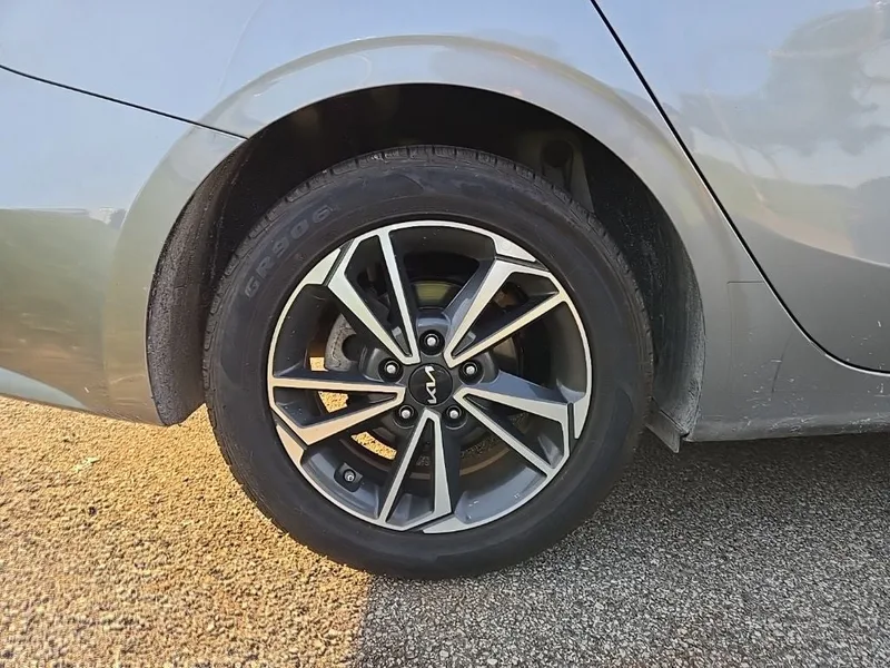 2024 Kia Forte LXS, photo 11