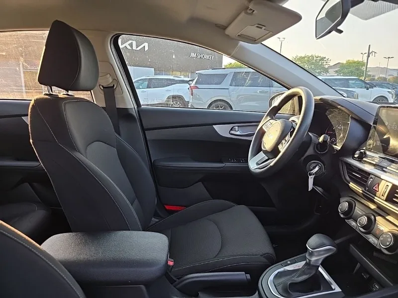 2024 Kia Forte LXS, photo 32