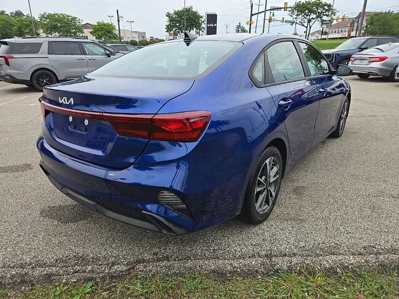 2023 Kia Forte LXS, photo 3