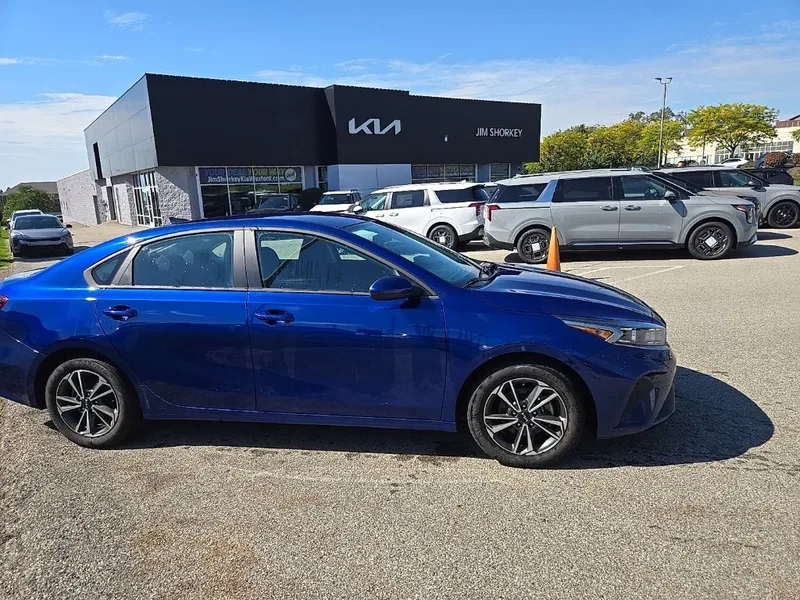 2024 Kia Forte LXS, photo 2