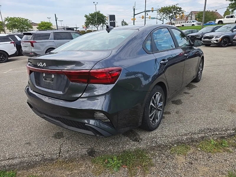 2023 Kia Forte LXS, photo 3