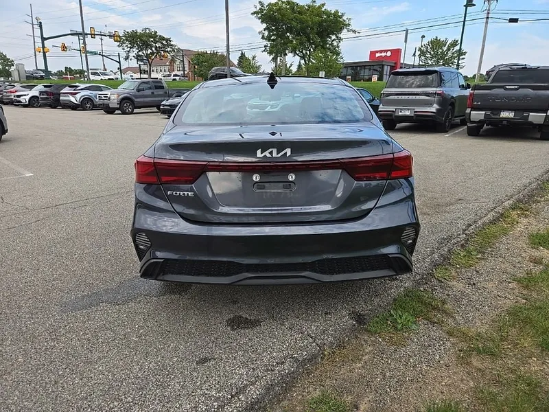 2023 Kia Forte LXS, photo 4