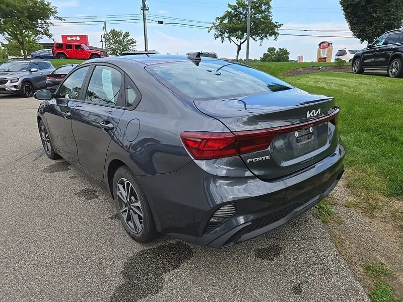 2023 Kia Forte LXS, photo 6