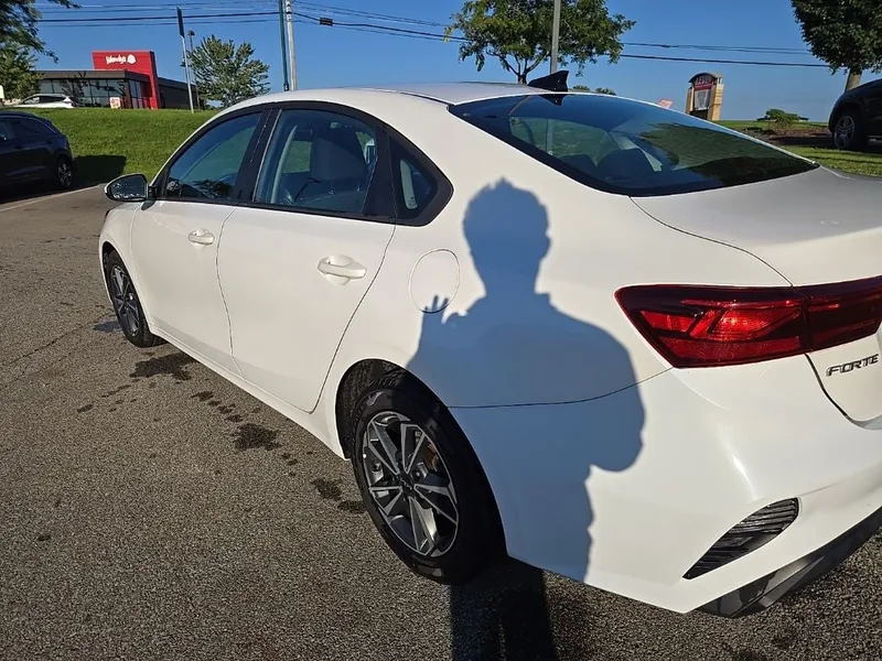 2023 Kia Forte LXS, photo 6