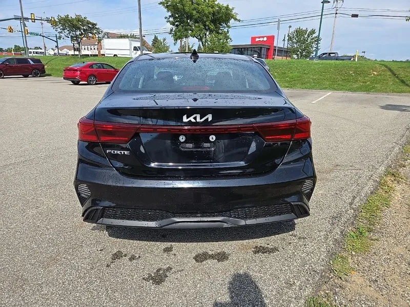 2023 Kia Forte LXS, photo 4