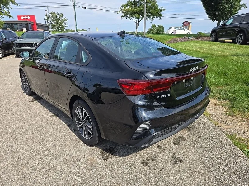 2023 Kia Forte LXS, photo 6