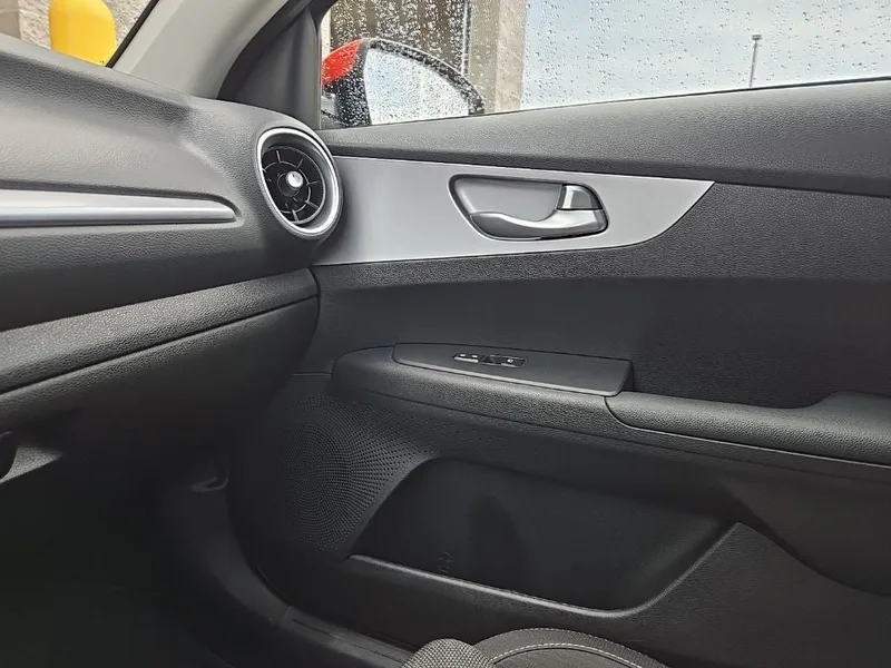 2023 Kia Forte LXS, photo 24