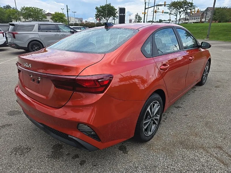 2023 Kia Forte LXS, photo 3