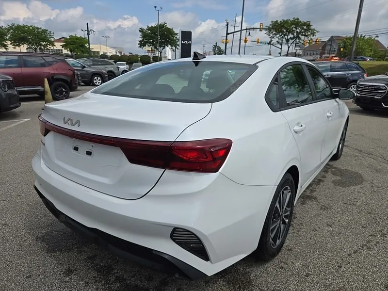 2024 Kia Forte LXS, photo 3
