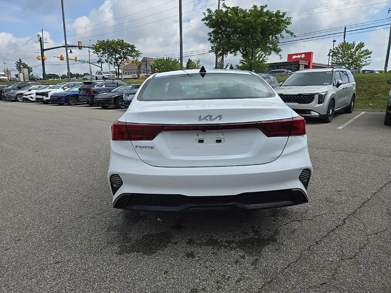 2024 Kia Forte LXS, photo 4