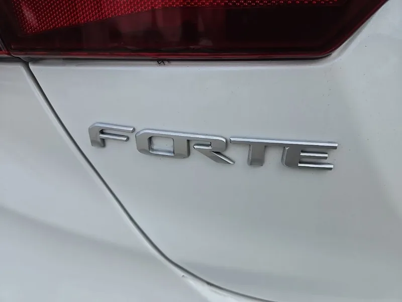 2024 Kia Forte LXS, photo 5
