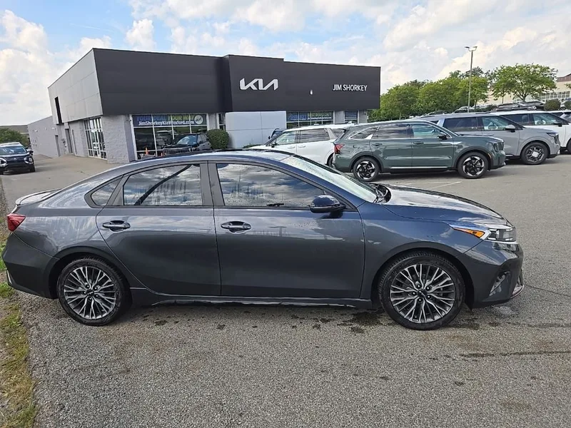 2023 Kia Forte GT-Line, photo 2