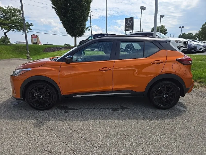 2023 Nissan Kicks SR, photo 10