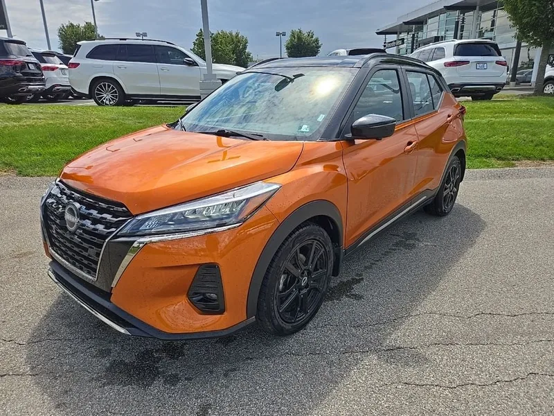 2023 Nissan Kicks SR, photo 11