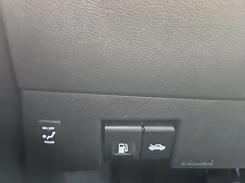 2023 Nissan Kicks SR, photo 21