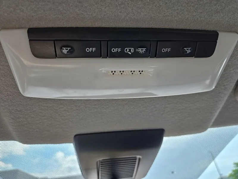 2023 Nissan Kicks SR, photo 28