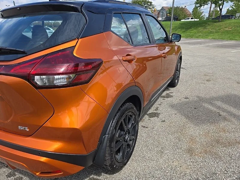 2023 Nissan Kicks SR, photo 3