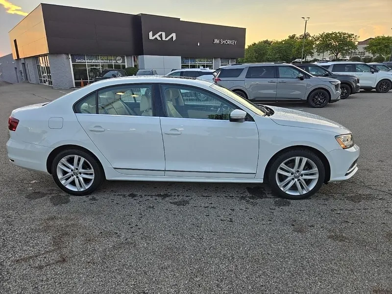 2017 Volkswagen Jetta 1.8T SEL, photo 2