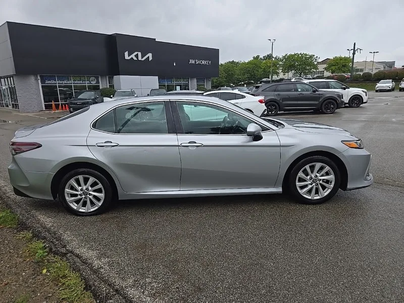2024 Toyota Camry LE AWD, photo 2