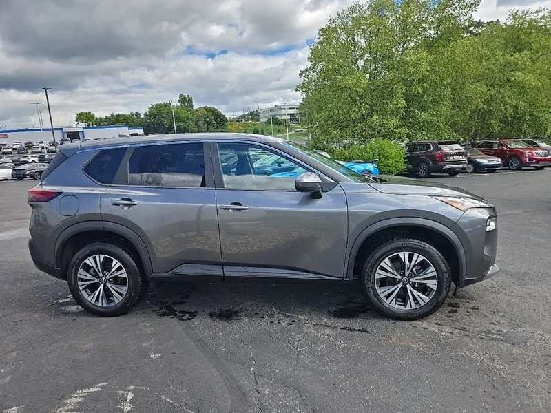 2023 Nissan Rogue SV AWD, photo 2
