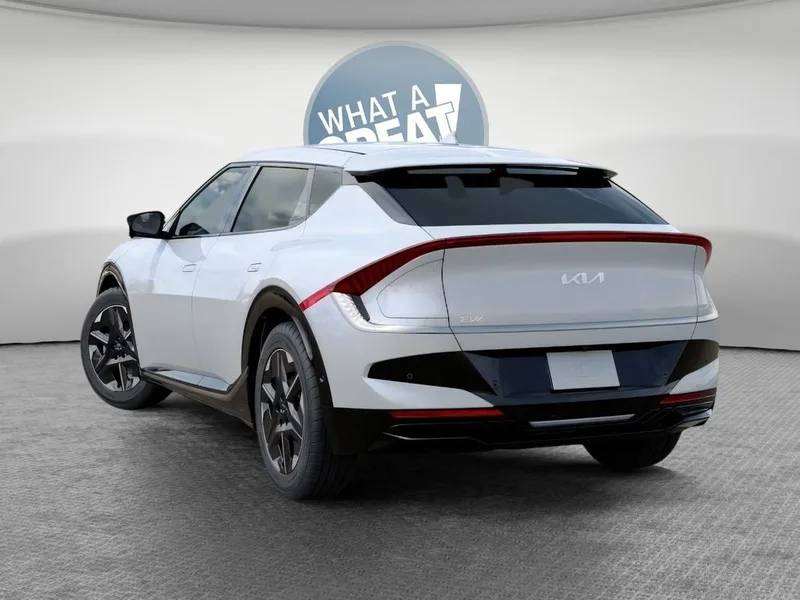 2026 Kia EV6 Wind, photo 4