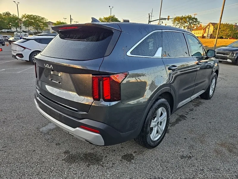 2024 Kia Sorento LX, photo 3
