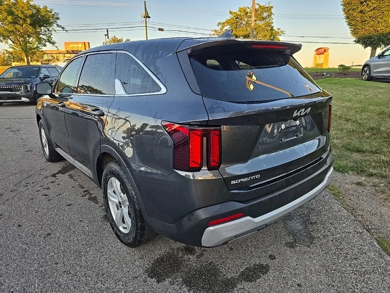 2024 Kia Sorento LX, photo 7