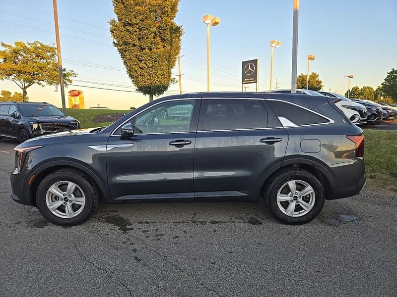 2024 Kia Sorento LX, photo 9
