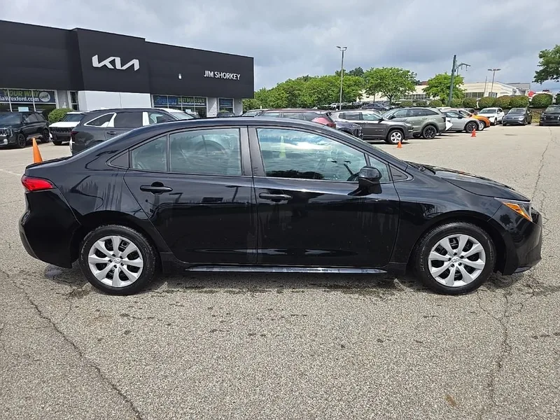 2024 Toyota Corolla LE, photo 2