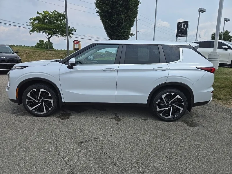 2024 Mitsubishi Outlander SE 4WD, photo 5
