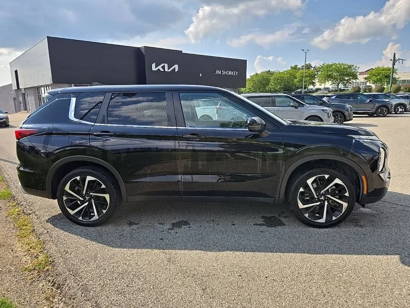 2024 Mitsubishi Outlander SE 4WD, photo 2