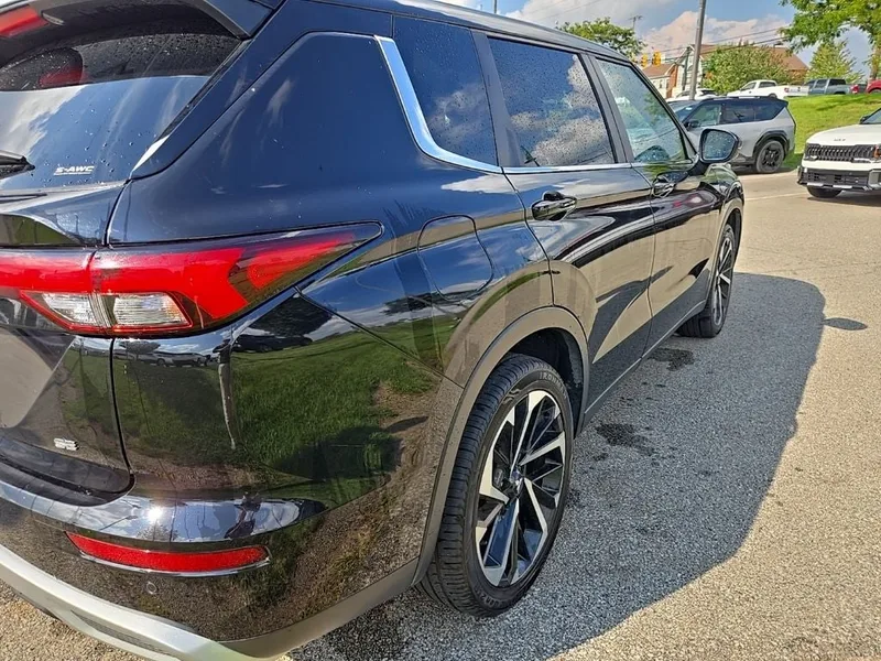 2024 Mitsubishi Outlander SE 4WD, photo 3