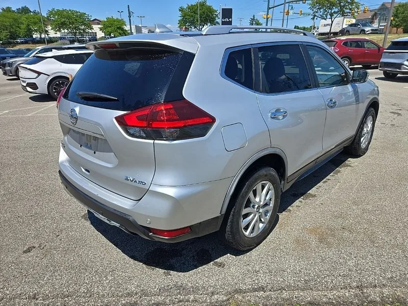 2020 Nissan Rogue SV AWD, photo 3