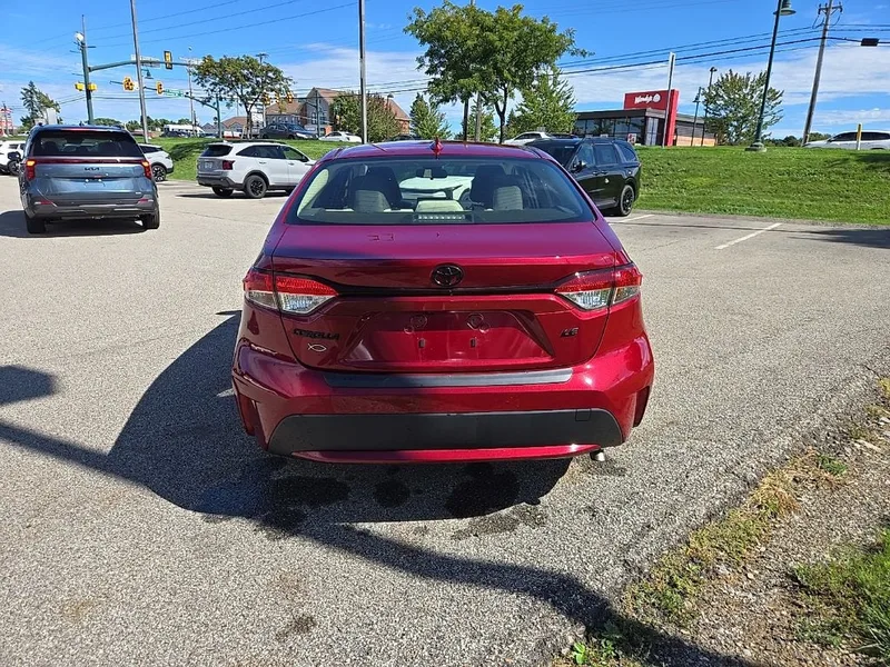 2022 Toyota Corolla LE, photo 4