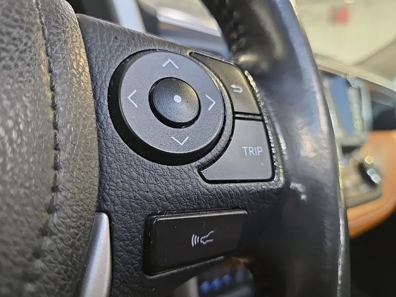 2017 Toyota RAV4 Hybrid Limited AWD, photo 17
