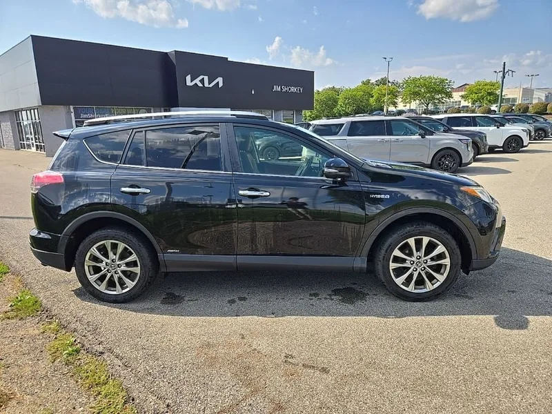 2017 Toyota RAV4 Hybrid Limited AWD, photo 2