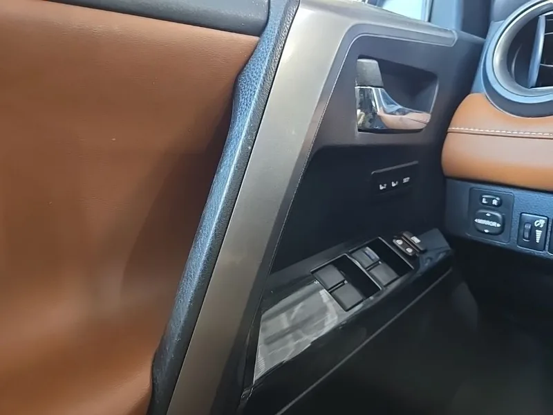 2017 Toyota RAV4 Hybrid Limited AWD, photo 21