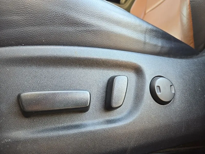 2017 Toyota RAV4 Hybrid Limited AWD, photo 29